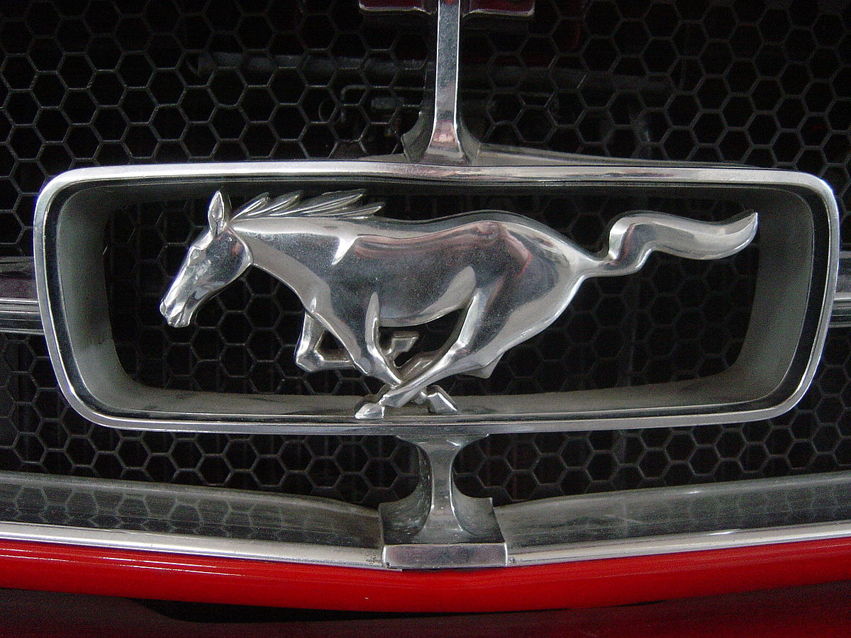 ford-mustang-emblems-2